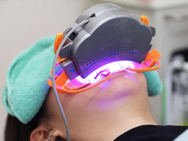専用機器での光照射
